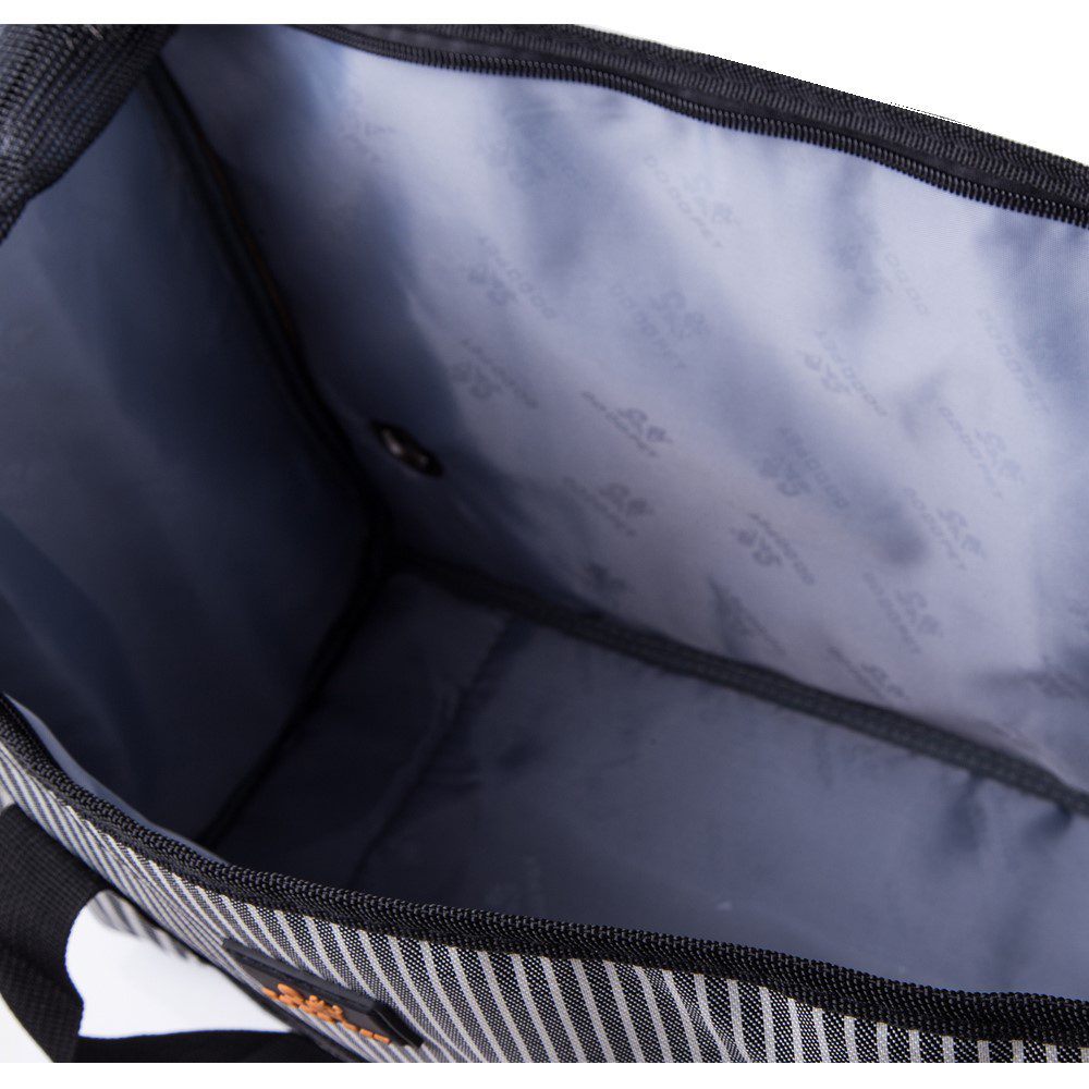 Doublure grise brillante du sac de transport, fond matelassé noir, bouton-pression interne et liseré rayé en bas