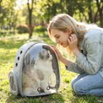 Sac à Dos Transport Chat Oxford Transparent avec femme blonde