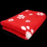 Vet bed – Rouge, pattes blanches